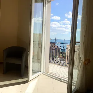  Apartment Holiday Rentals Taormina Italy